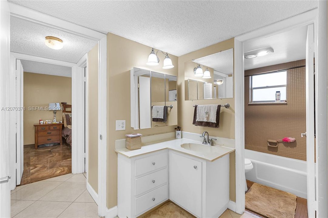 For Sale: $79,500 (2 beds, 2 baths, 958 Square Feet)