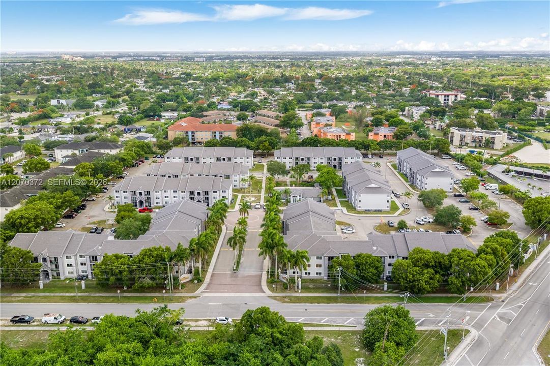 For Sale: $176,000 (2 beds, 2 baths, 900 Square Feet)