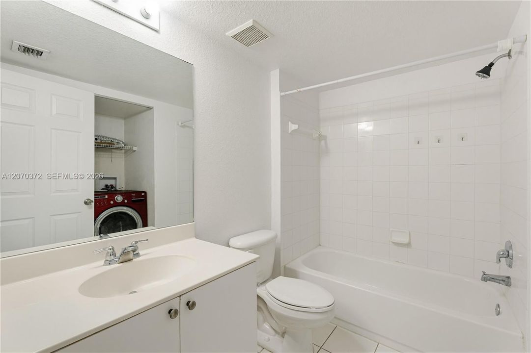 For Sale: $176,000 (2 beds, 2 baths, 900 Square Feet)
