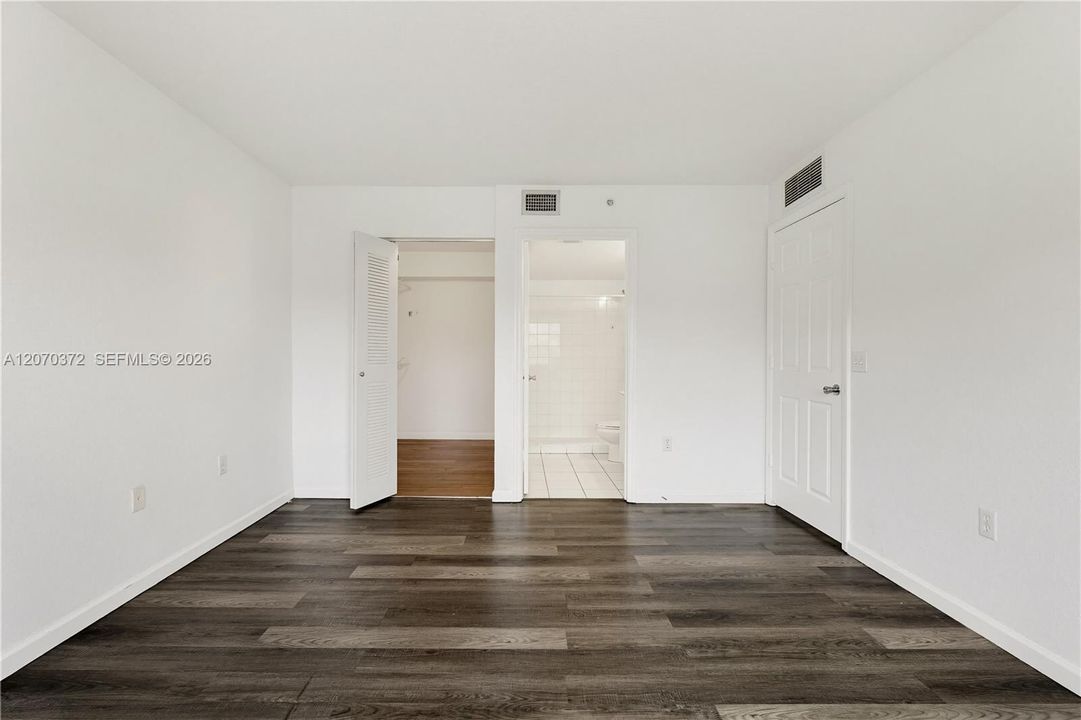 For Sale: $176,000 (2 beds, 2 baths, 900 Square Feet)