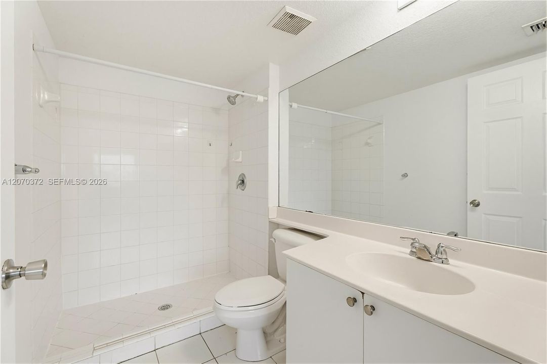 For Sale: $176,000 (2 beds, 2 baths, 900 Square Feet)