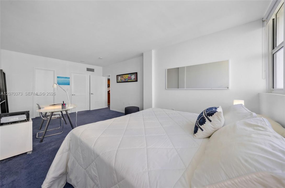 For Rent: $4,350 (1 beds, 1 baths, 964 Square Feet)