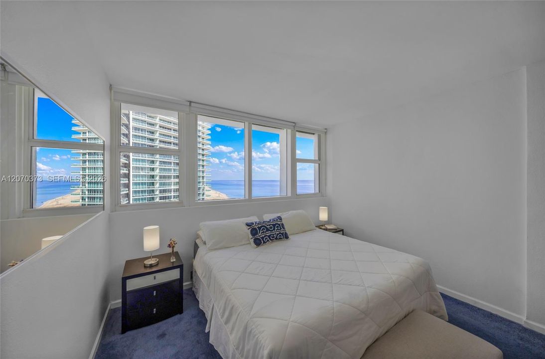 For Rent: $4,350 (1 beds, 1 baths, 964 Square Feet)