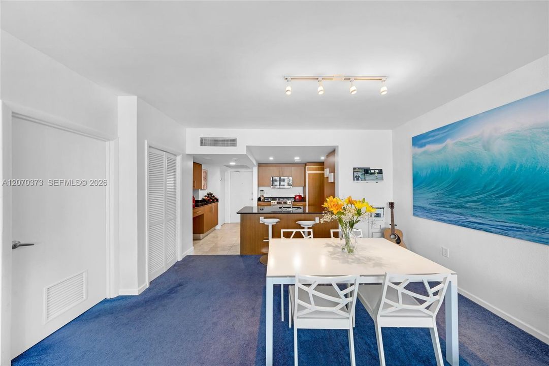 For Rent: $4,350 (1 beds, 1 baths, 964 Square Feet)