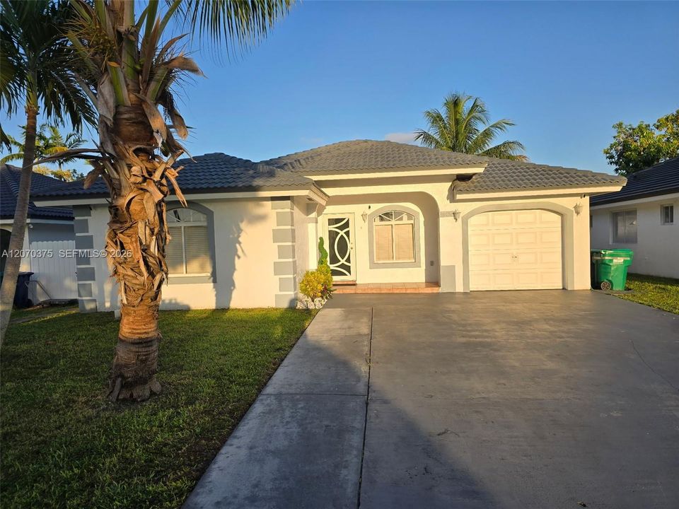 For Rent: $3,500 (3 beds, 1 baths, 1358 Square Feet)