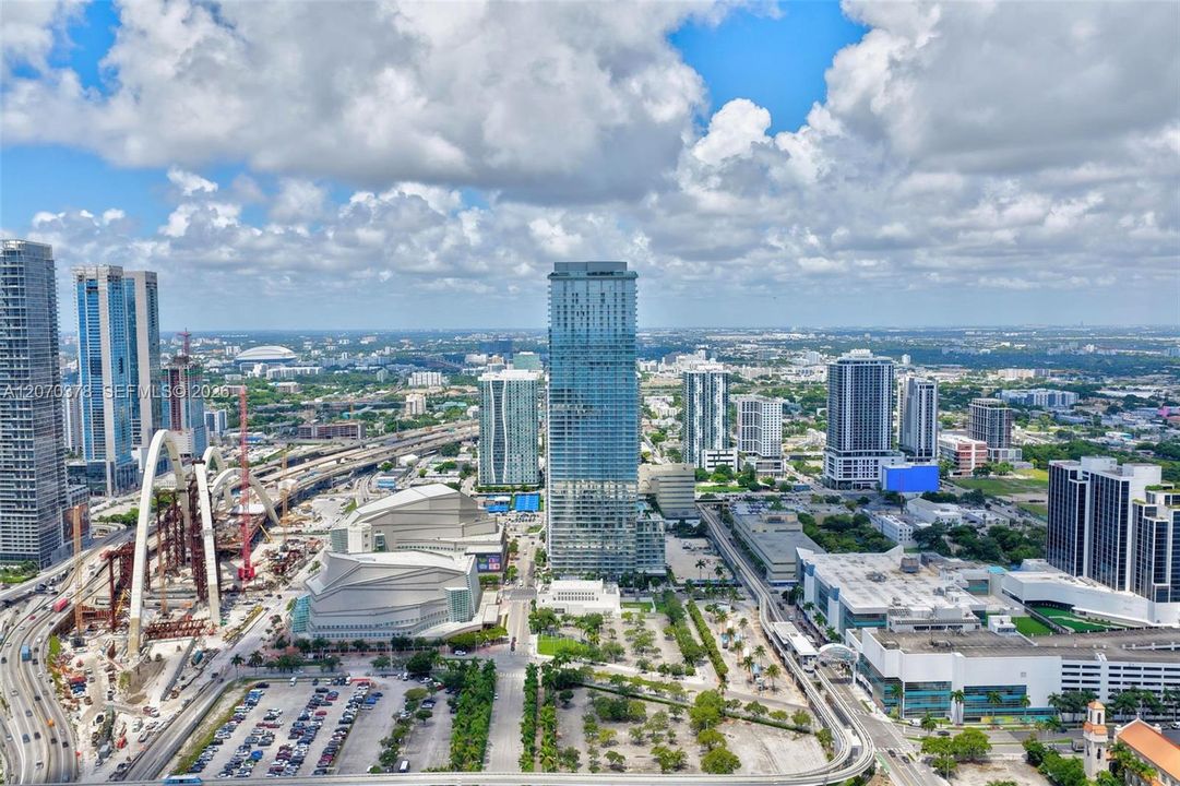 For Sale: $1,895,000 (2 beds, 3 baths, 1613 Square Feet)