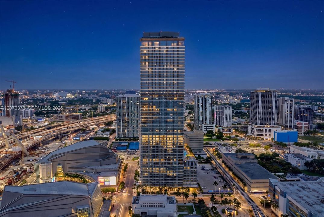 For Sale: $1,895,000 (2 beds, 3 baths, 1613 Square Feet)