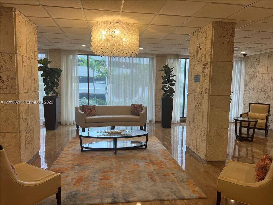 For Rent: $2,100 (1 beds, 1 baths, 798 Square Feet)