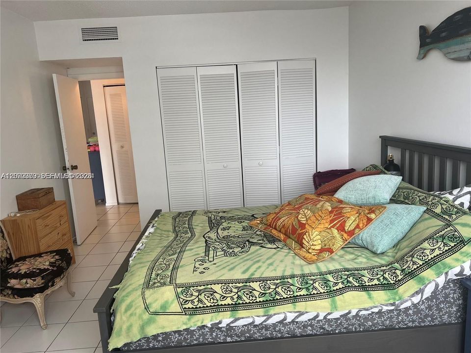 For Rent: $2,100 (1 beds, 1 baths, 798 Square Feet)
