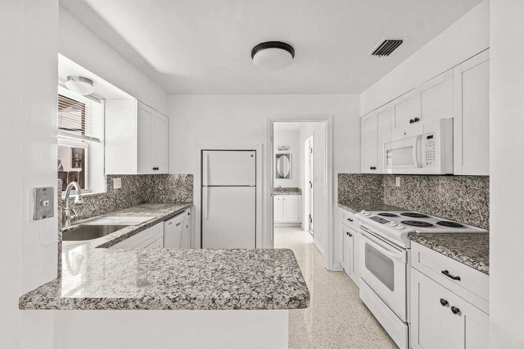 007-211SunriseAvenue-5-Lantana-FL-33462-