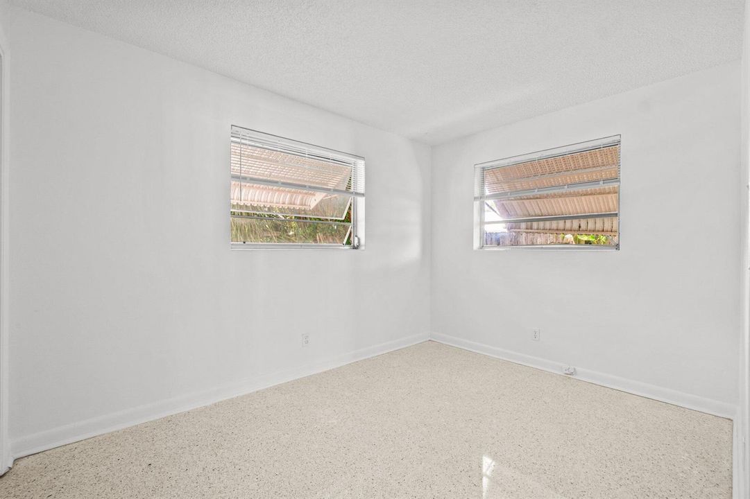015-211SunriseAvenue-5-Lantana-FL-33462-
