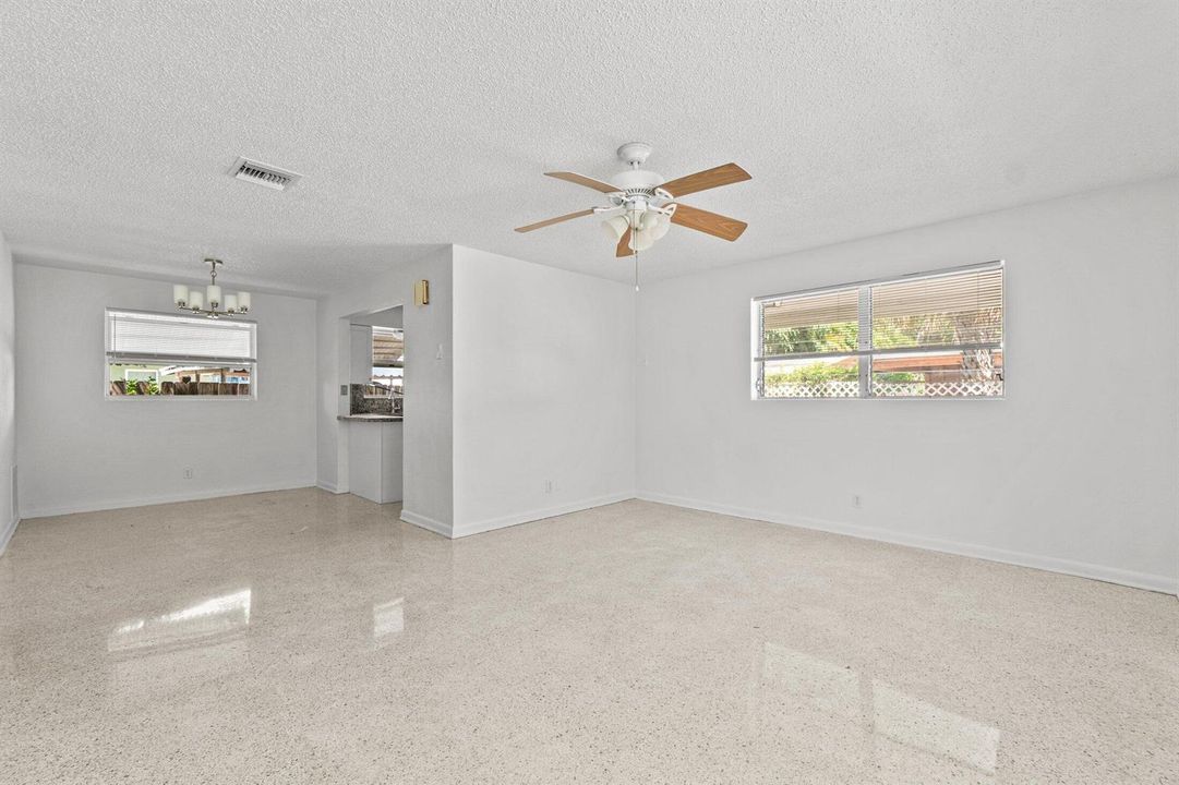 011-211SunriseAvenue-5-Lantana-FL-33462-