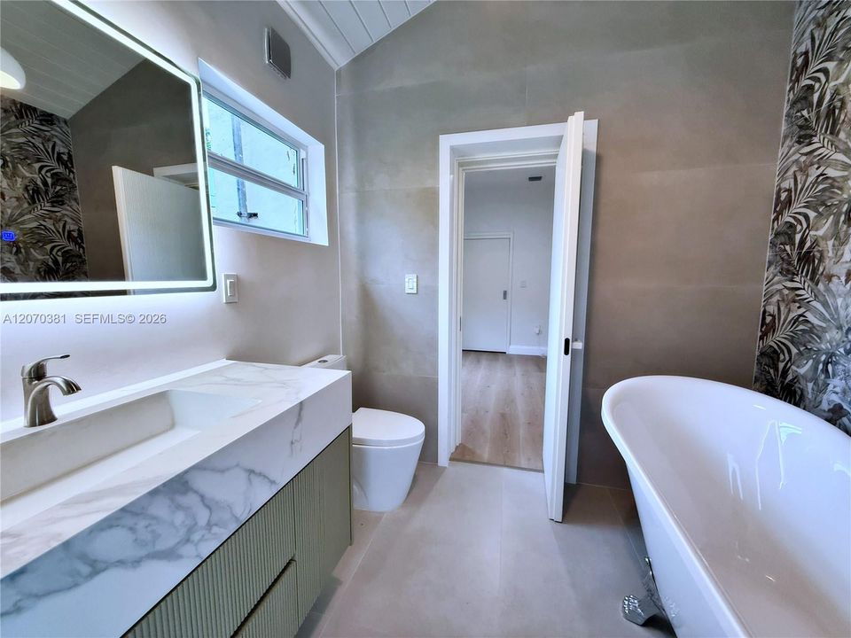 For Rent: $9,500 (3 beds, 3 baths, 1890 Square Feet)