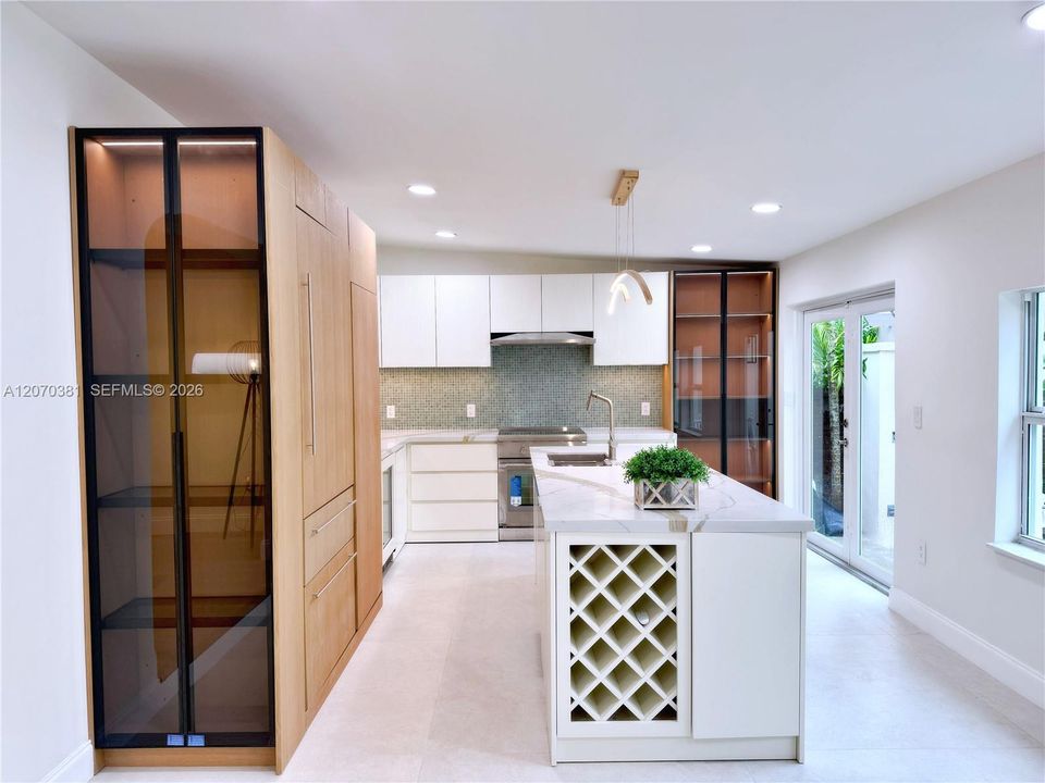 For Rent: $9,500 (3 beds, 3 baths, 1890 Square Feet)