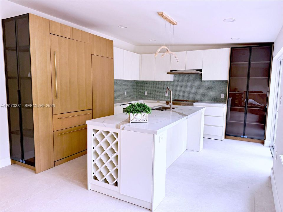 For Rent: $9,500 (3 beds, 3 baths, 1890 Square Feet)