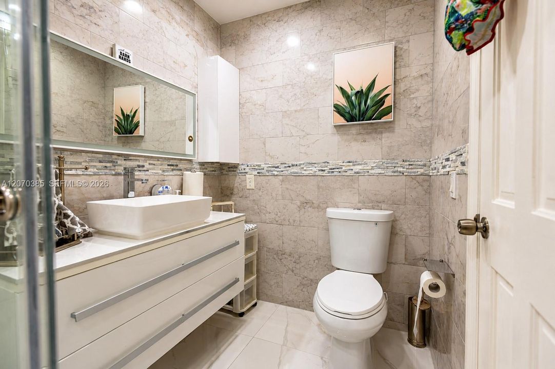For Sale: $1,550,000 (7 beds, 6 baths, 4731 Square Feet)