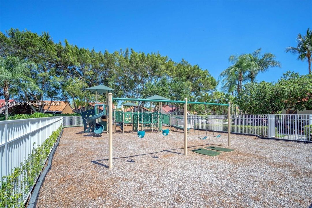 For Rent: $2,950 (3 beds, 2 baths, 1456 Square Feet)
