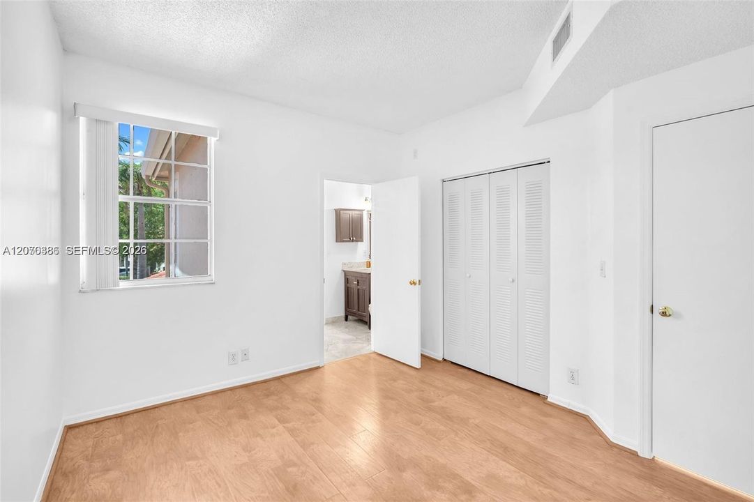 For Rent: $2,950 (3 beds, 2 baths, 1456 Square Feet)