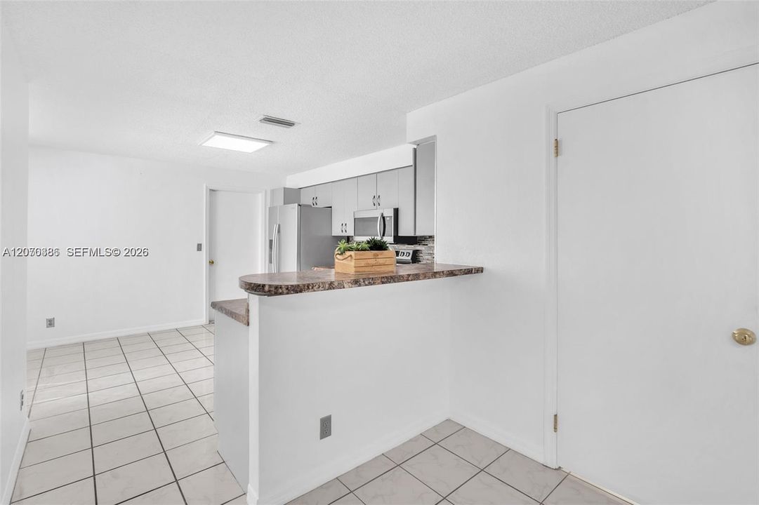 For Rent: $2,950 (3 beds, 2 baths, 1456 Square Feet)