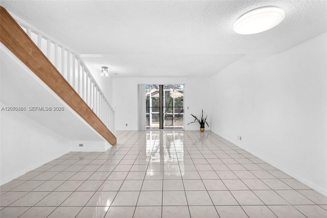 For Rent: $2,950 (3 beds, 2 baths, 1456 Square Feet)