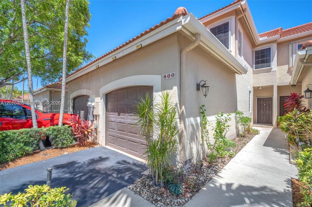 For Rent: $2,950 (3 beds, 2 baths, 1456 Square Feet)