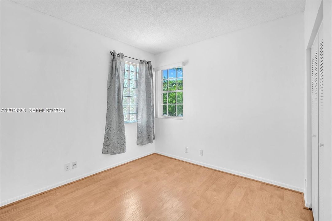 For Rent: $2,950 (3 beds, 2 baths, 1456 Square Feet)