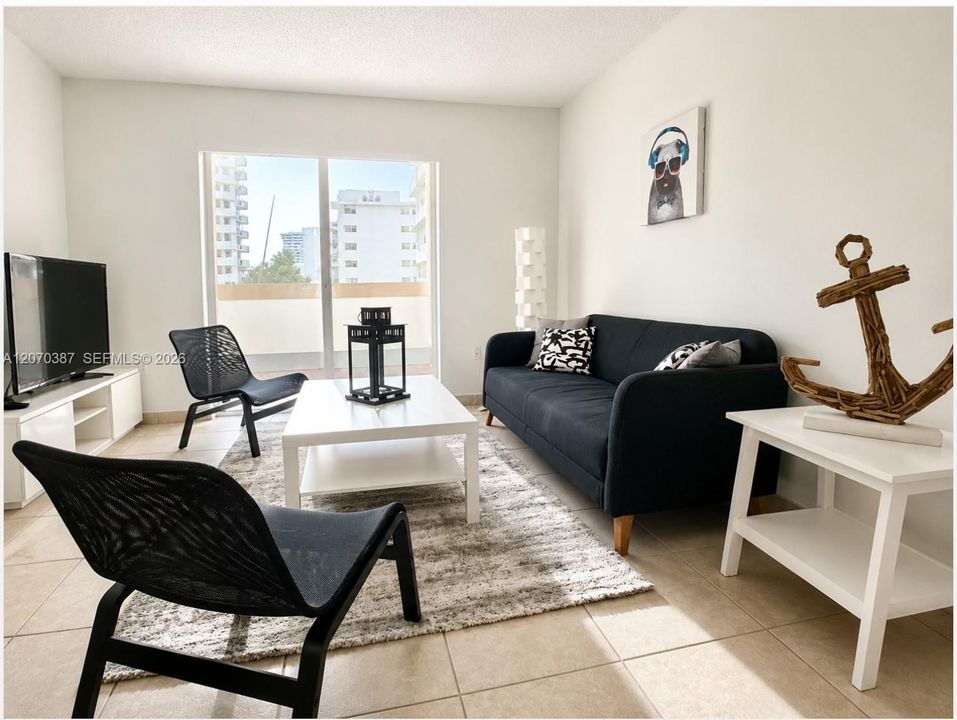 For Rent: $3,600 (2 beds, 2 baths, 960 Square Feet)