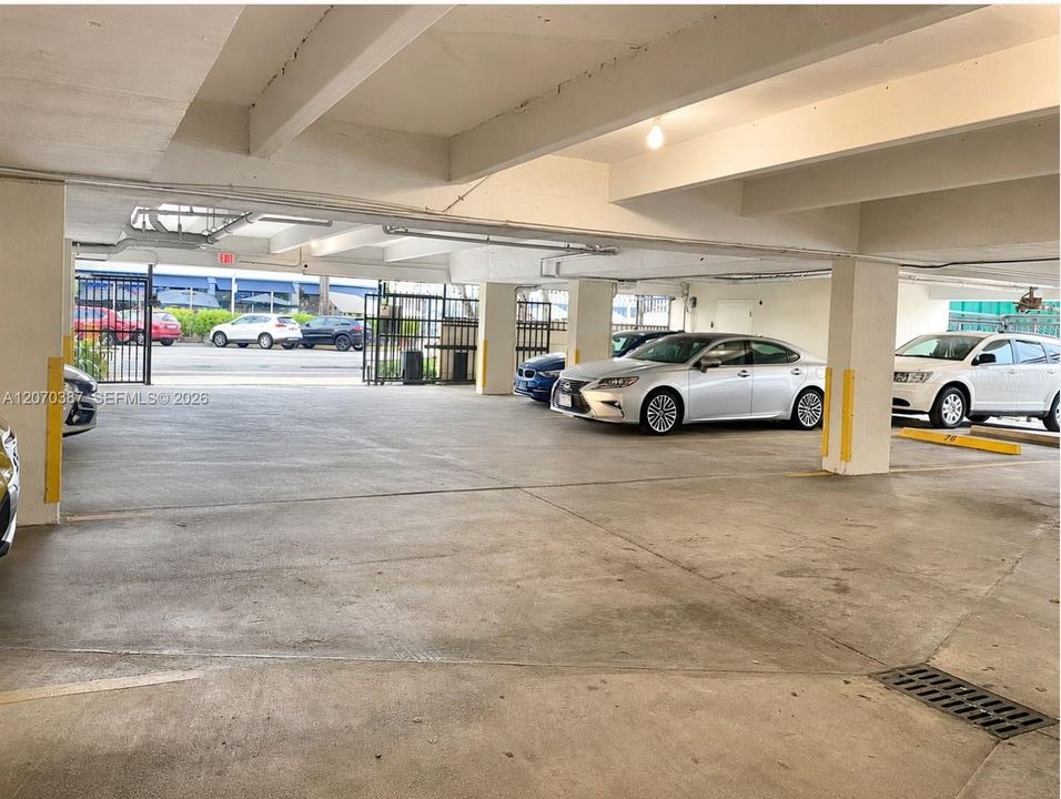 For Rent: $3,600 (2 beds, 2 baths, 960 Square Feet)
