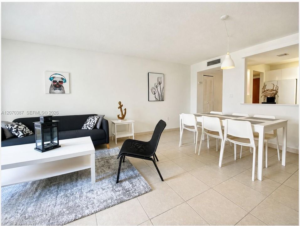 For Rent: $3,600 (2 beds, 2 baths, 960 Square Feet)