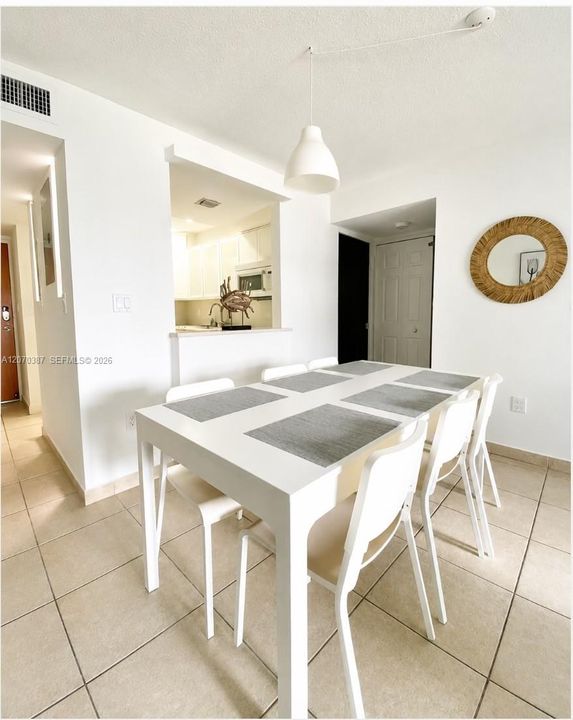 For Rent: $3,600 (2 beds, 2 baths, 960 Square Feet)