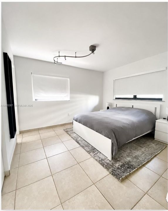 For Rent: $3,600 (2 beds, 2 baths, 960 Square Feet)