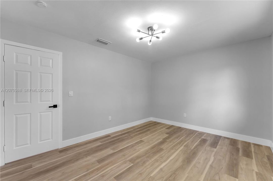 Vendido Recientemente: $525,000 (3 camas, 2 baños, 1256 Pies cuadrados)