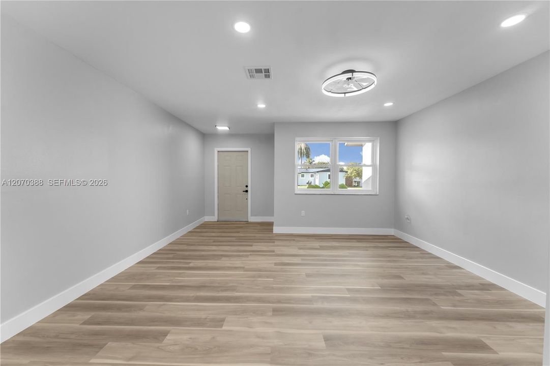 Vendido Recientemente: $525,000 (3 camas, 2 baños, 1256 Pies cuadrados)