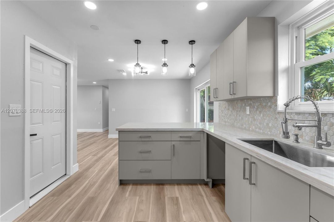 Vendido Recientemente: $525,000 (3 camas, 2 baños, 1256 Pies cuadrados)