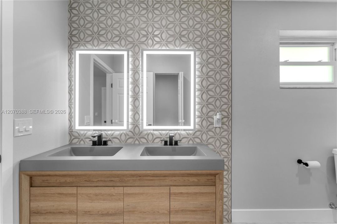 Vendido Recientemente: $525,000 (3 camas, 2 baños, 1256 Pies cuadrados)