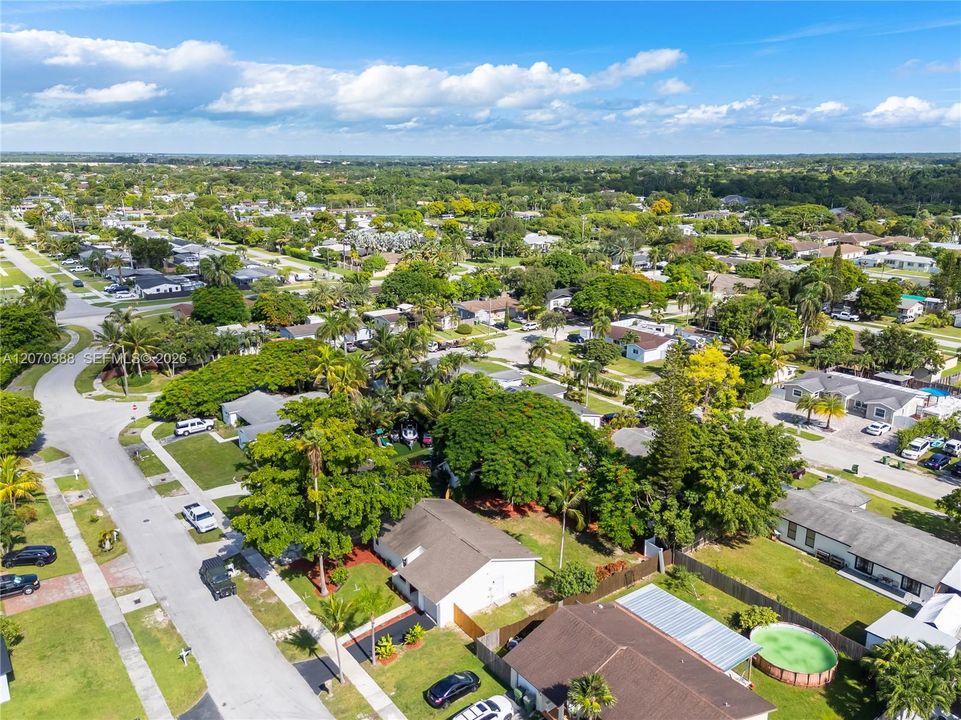 Vendido Recientemente: $525,000 (3 camas, 2 baños, 1256 Pies cuadrados)