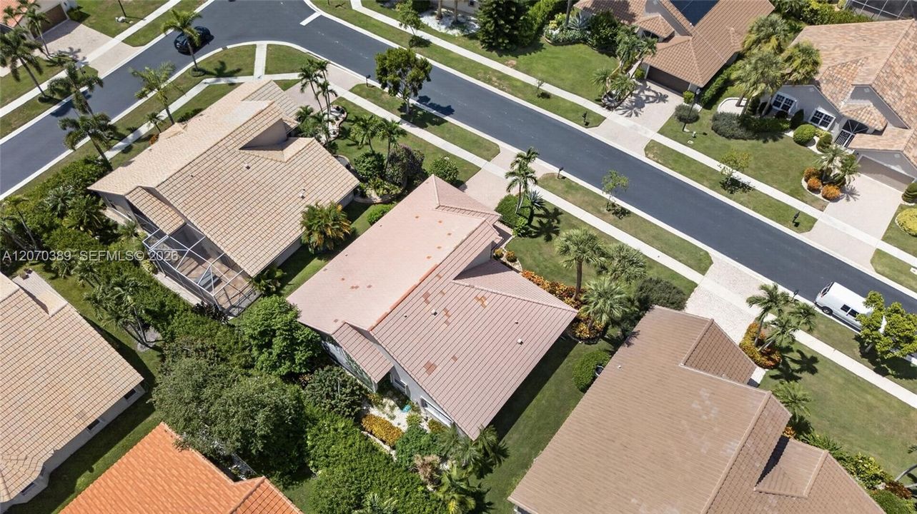 For Sale: $435,000 (3 beds, 2 baths, 1949 Square Feet)