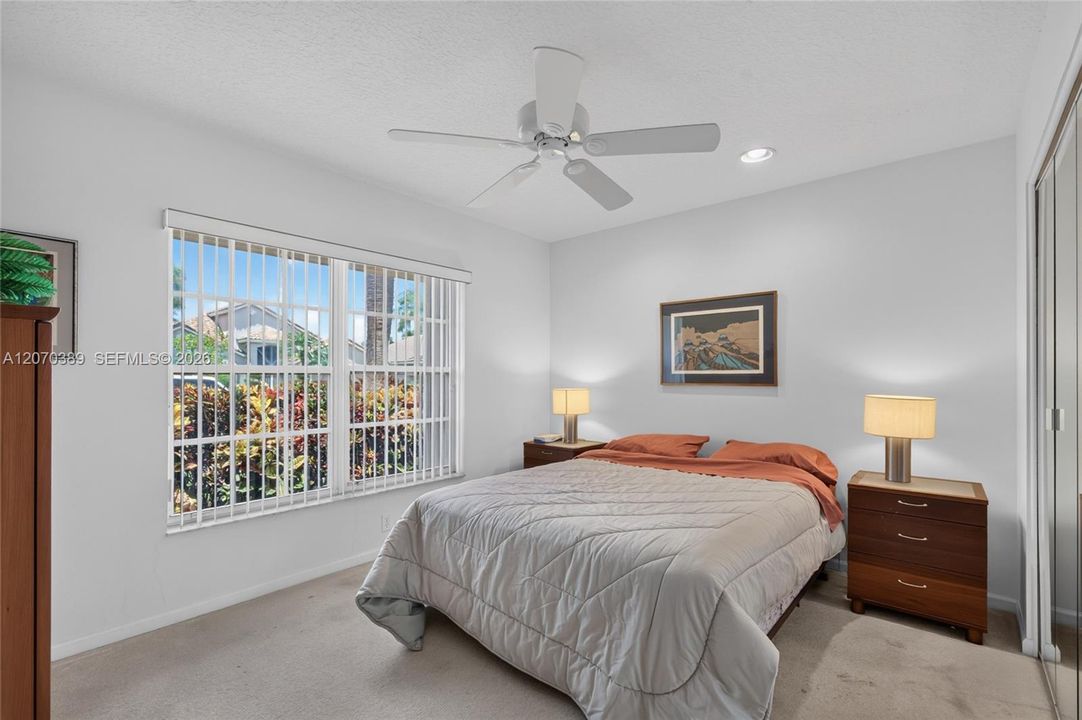 For Sale: $435,000 (3 beds, 2 baths, 1949 Square Feet)