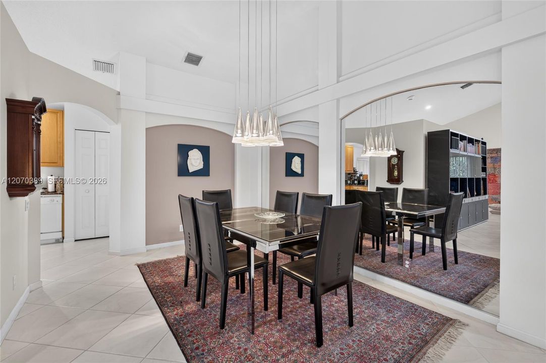 For Sale: $435,000 (3 beds, 2 baths, 1949 Square Feet)