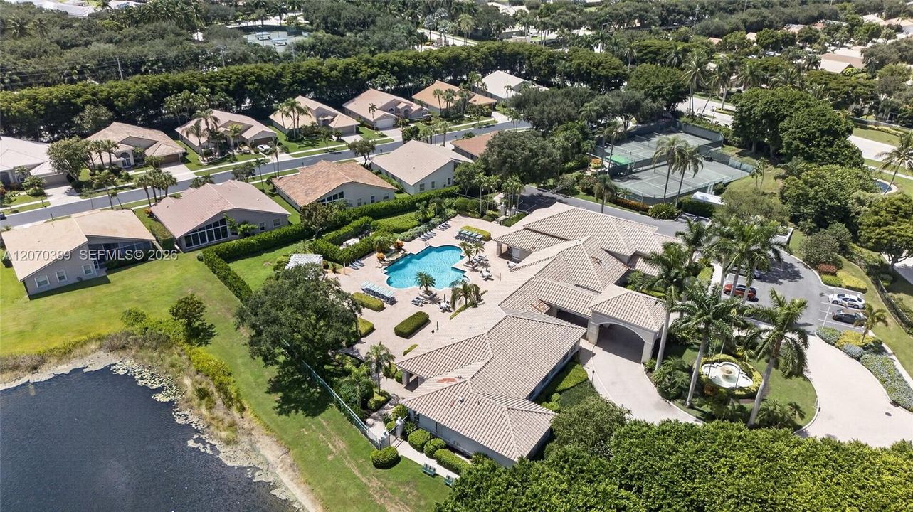 For Sale: $435,000 (3 beds, 2 baths, 1949 Square Feet)