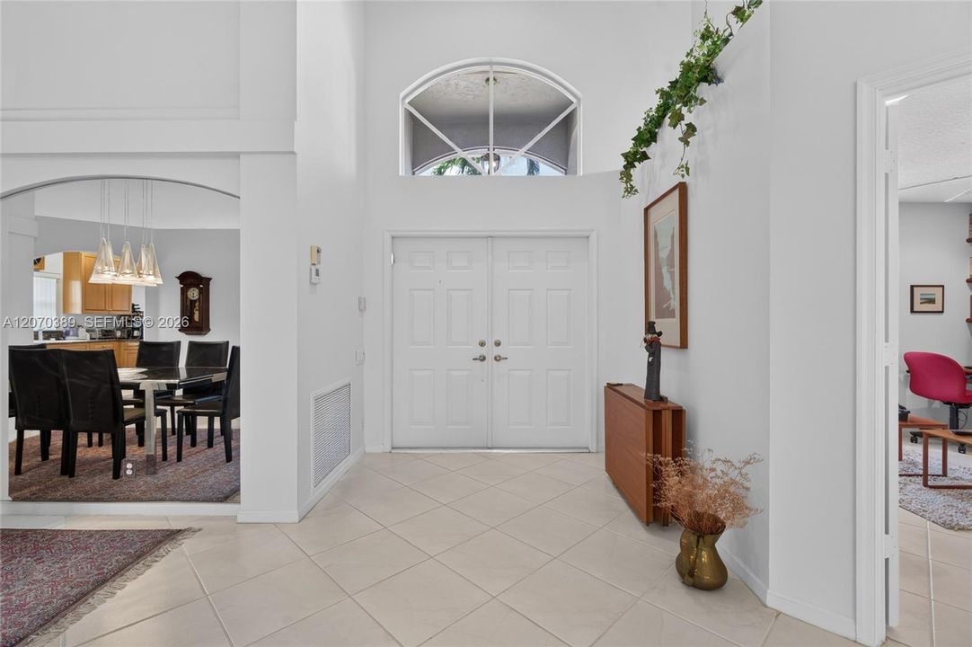 For Sale: $435,000 (3 beds, 2 baths, 1949 Square Feet)