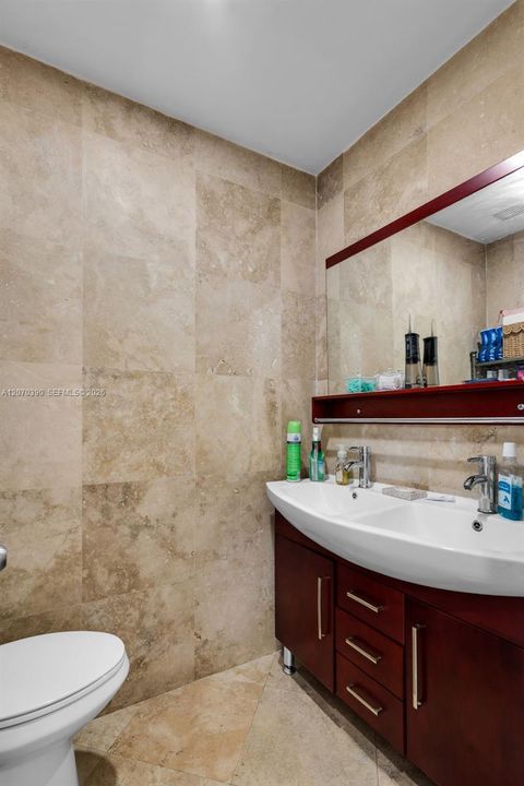 En Venta: $675,000 (4 camas, 2 baños, 936 Pies cuadrados)