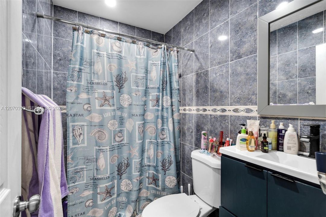 En Venta: $675,000 (4 camas, 2 baños, 936 Pies cuadrados)
