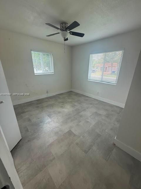 For Rent: $3,200 (3 beds, 2 baths, 1040 Square Feet)