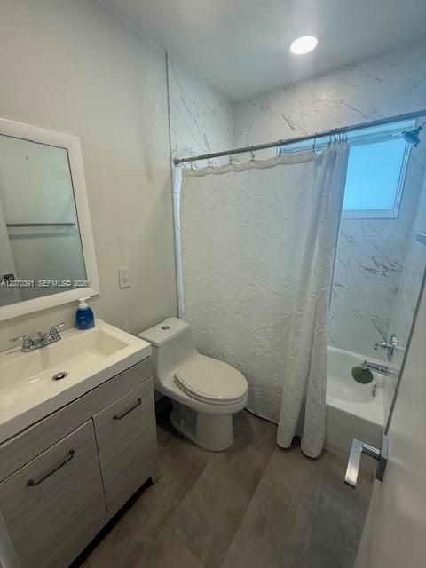 For Rent: $3,200 (3 beds, 2 baths, 1040 Square Feet)