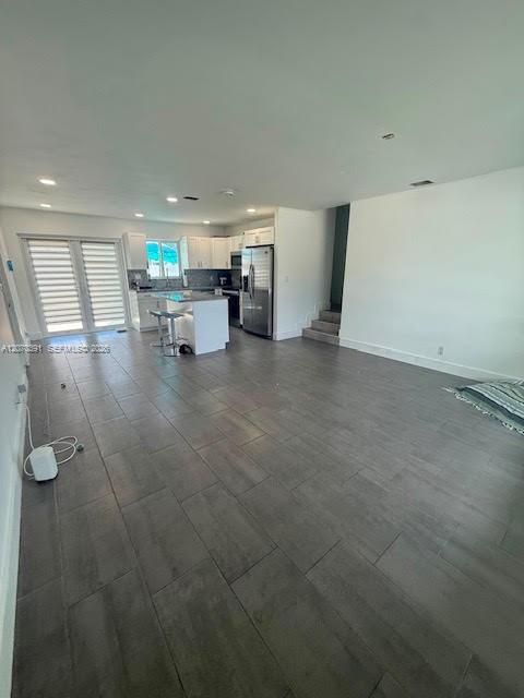 For Rent: $3,200 (3 beds, 2 baths, 1040 Square Feet)