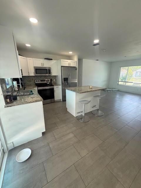For Rent: $3,200 (3 beds, 2 baths, 1040 Square Feet)