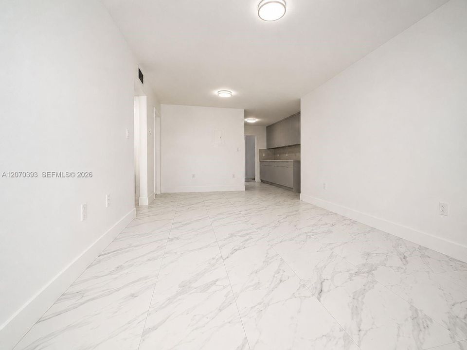 For Rent: $2,699 (2 beds, 2 baths, 950 Square Feet)