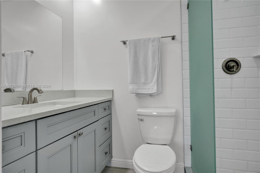 For Sale: $248,900 (2 beds, 2 baths, 1000 Square Feet)