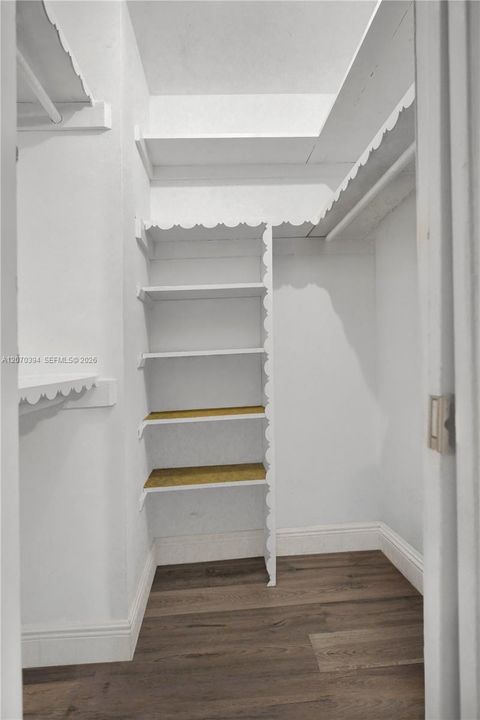 For Sale: $248,900 (2 beds, 2 baths, 1000 Square Feet)